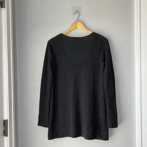 Vince Dark Grey V-Neck Cashmere Sweater - Picture 2 of 9